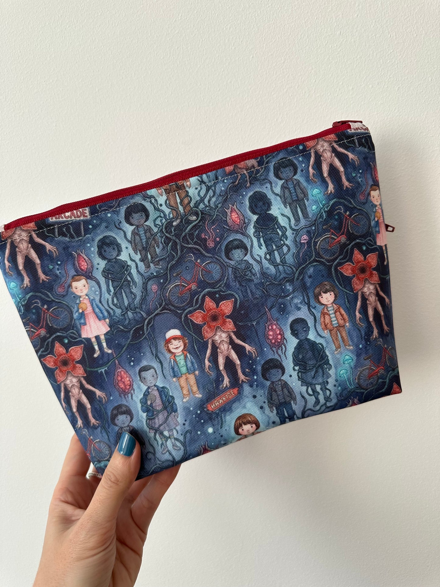 Neceser Isabella Stranger Things (con dos estampados)