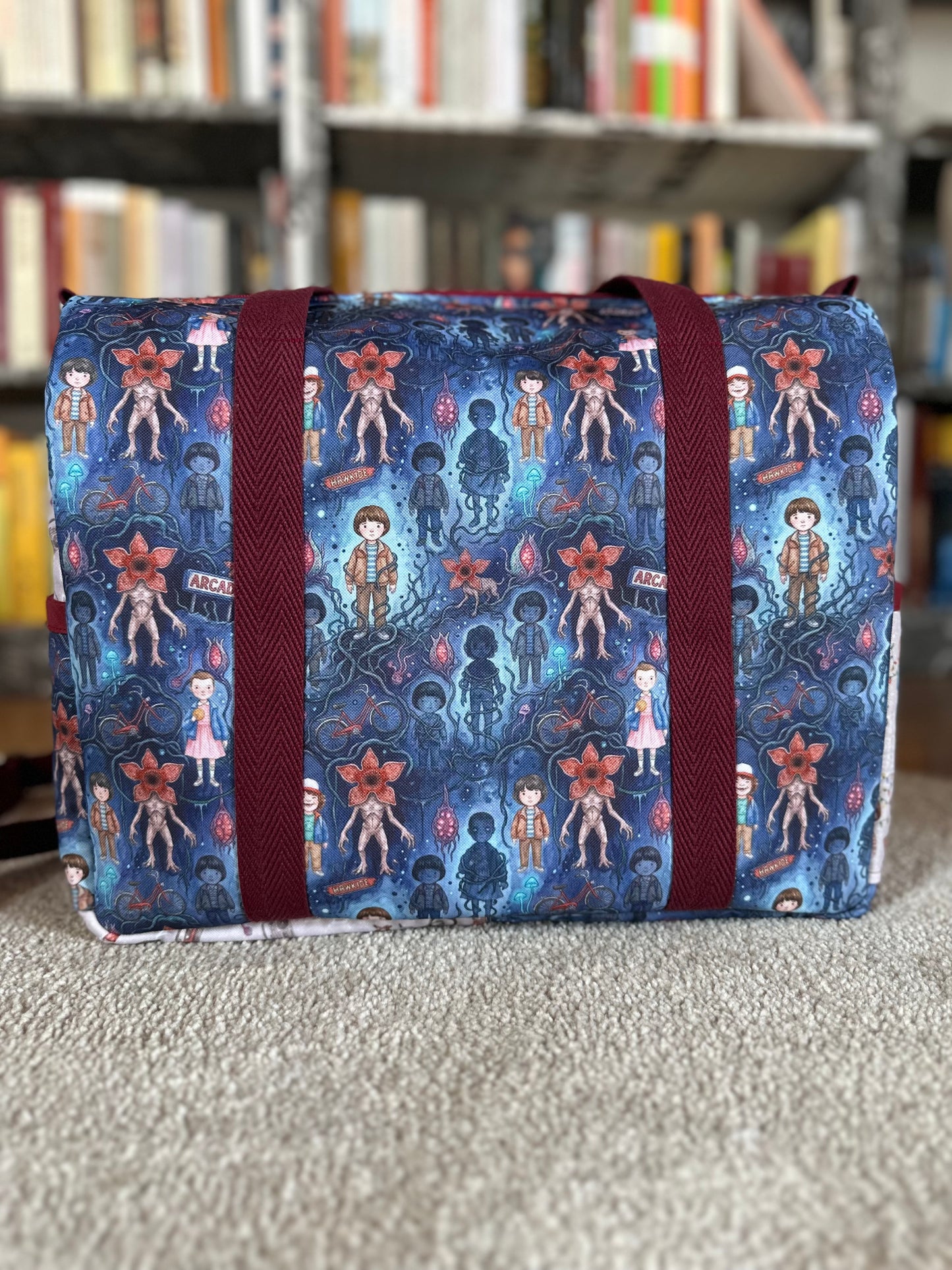 Bolso Darcy Stranger Things (con los dos estampados)
