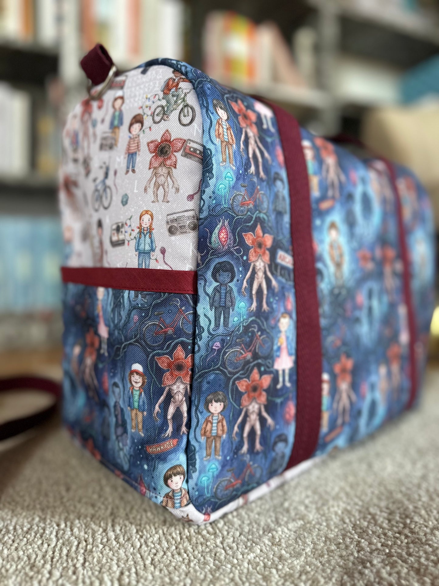Bolso Darcy Stranger Things (con los dos estampados)