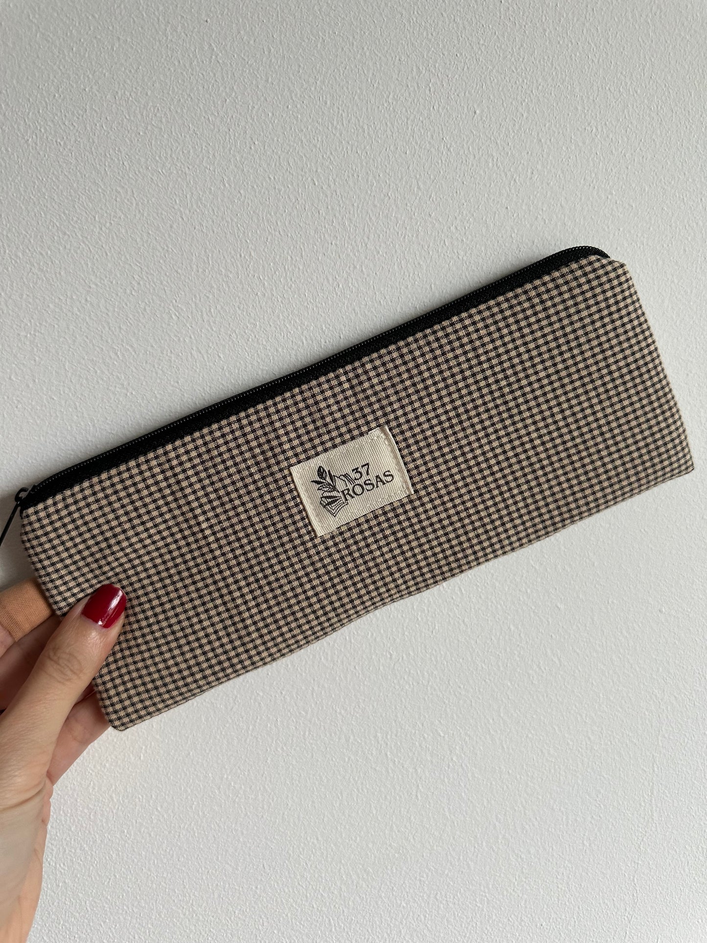 Estuche plano Vichy Vainilla y Antracita