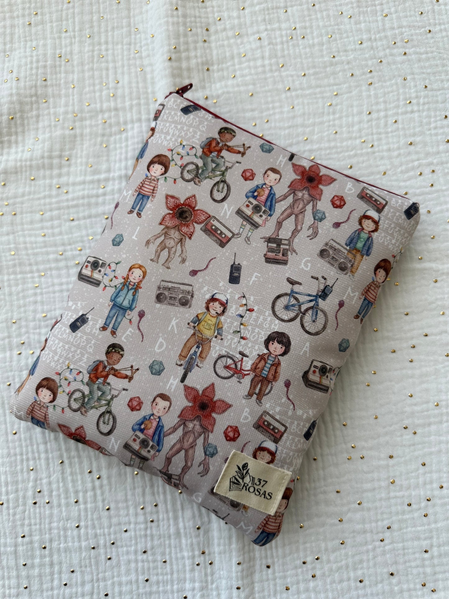 Funda para eReader Stranger Things (con los dos estampados)
