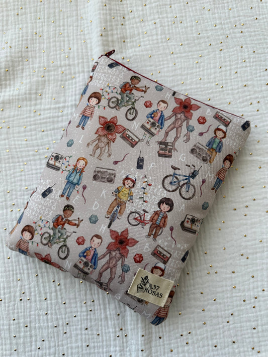 Funda para eReader Stranger Things (con los dos estampados)
