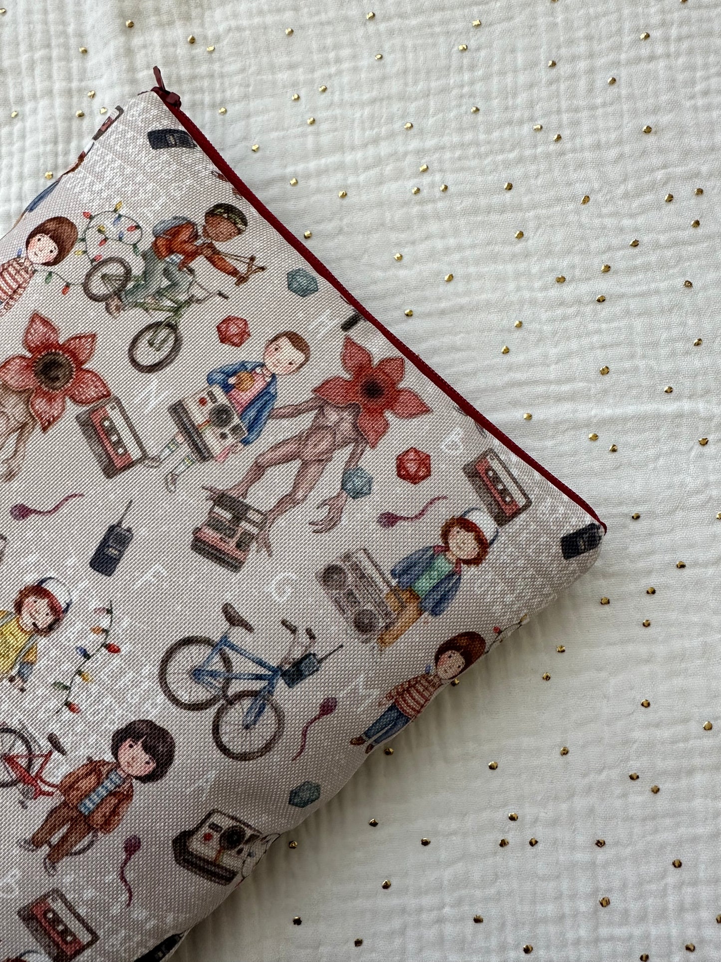 Funda para eReader Stranger Things (con los dos estampados)