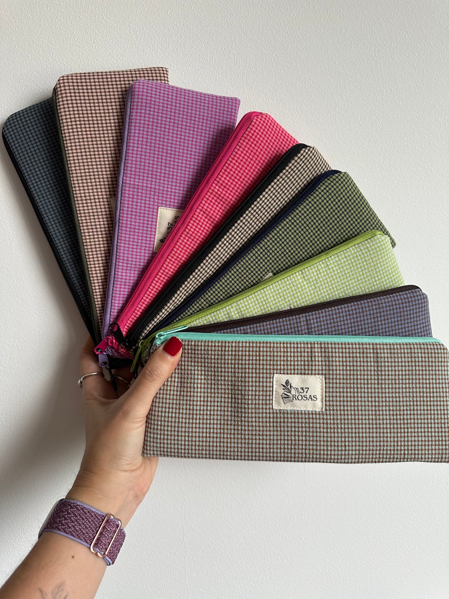 Estuche plano Vichy Vainilla y Antracita