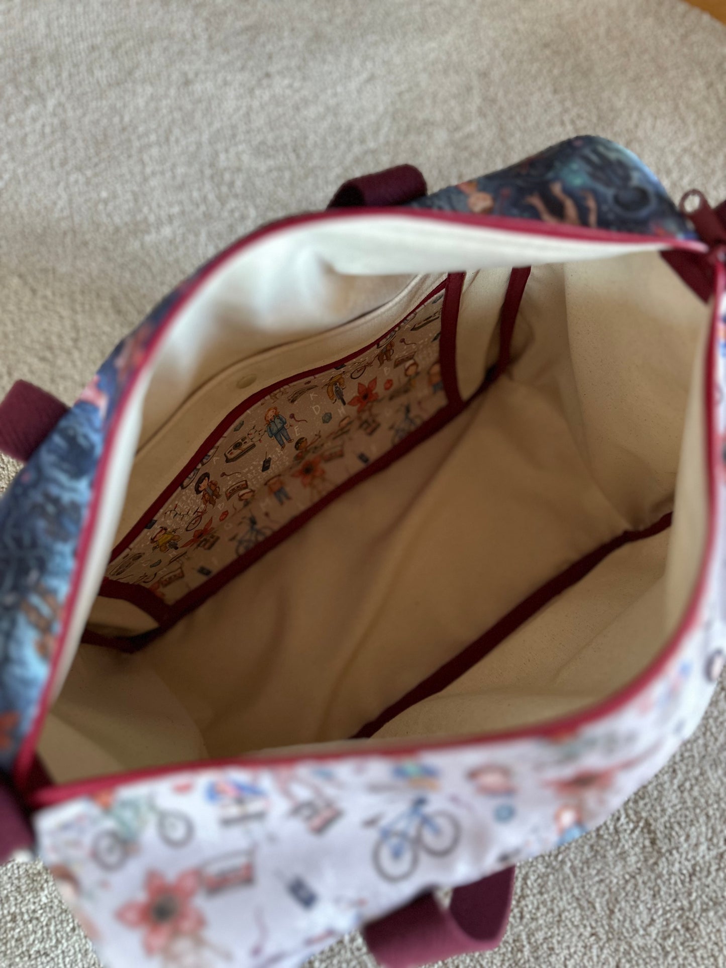 Bolso Darcy Stranger Things (con los dos estampados)