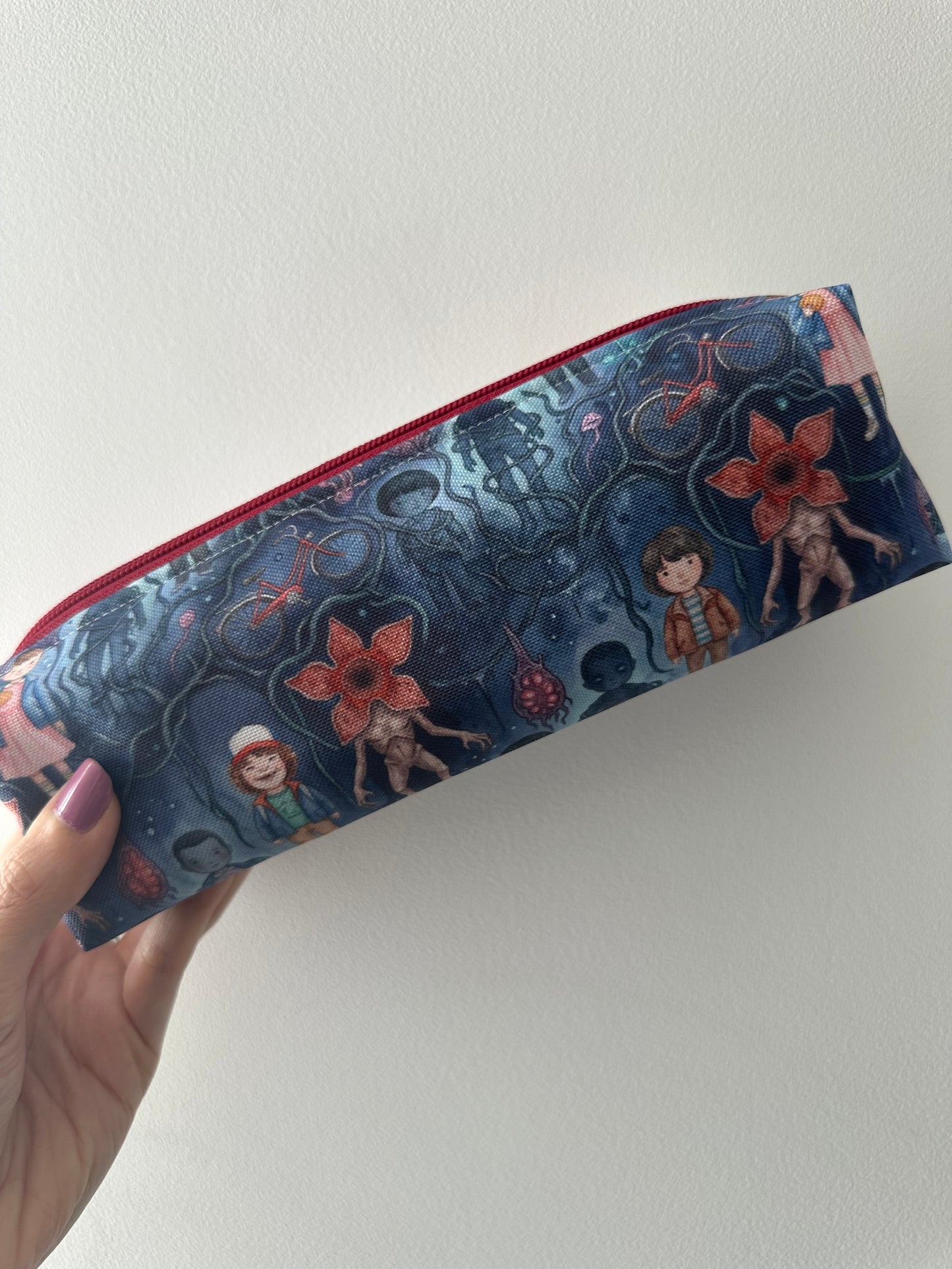 Estuche Jane Stranger Things (con los dos estampados)