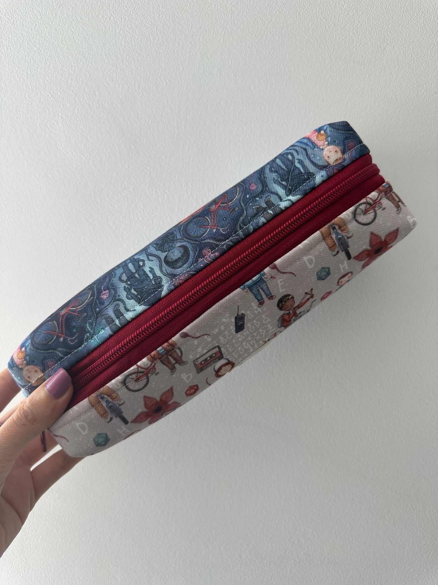 Estuche Jane Stranger Things (con los dos estampados)